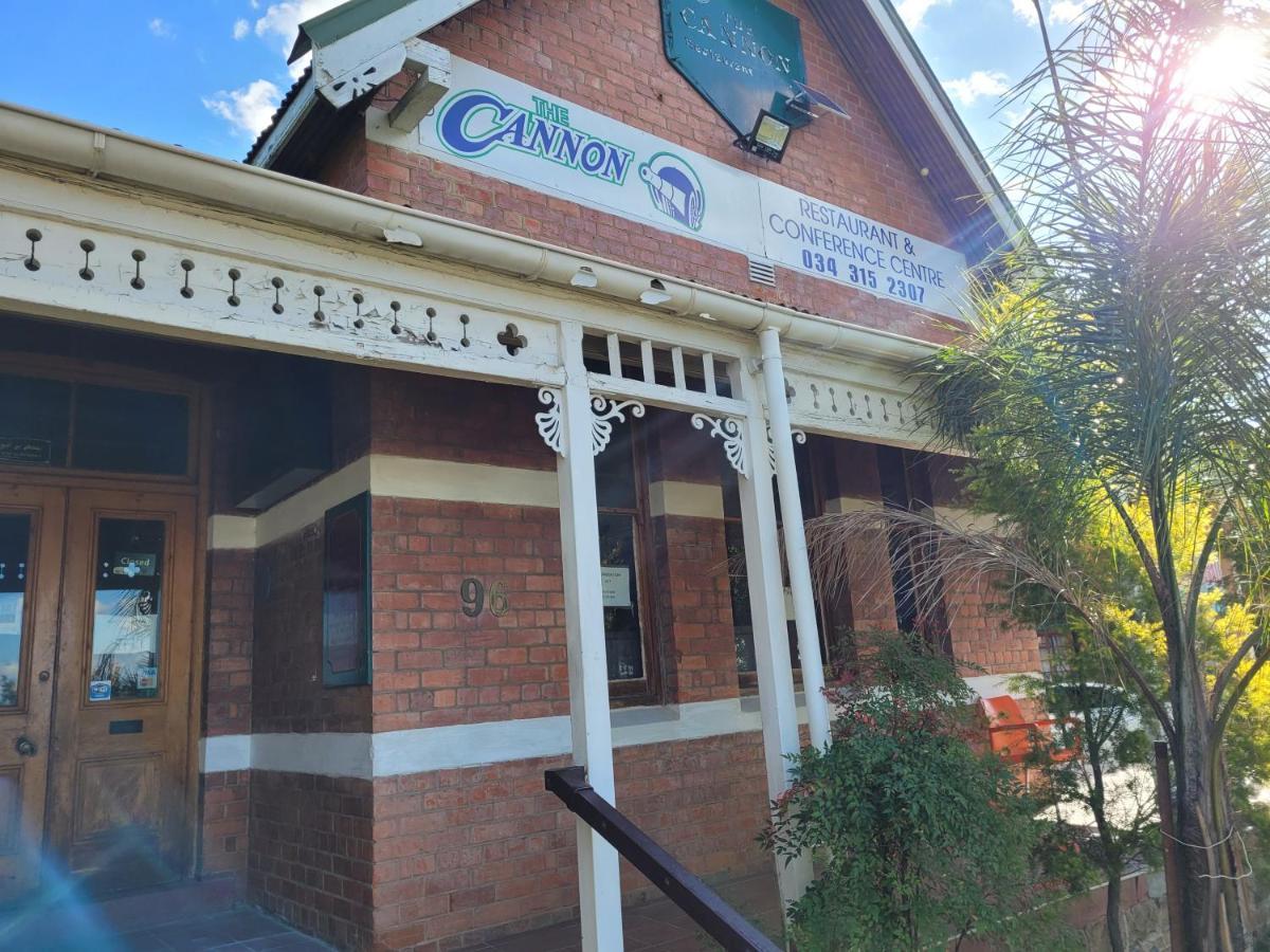 The Cannon Lodge Newcastle Exterior photo
